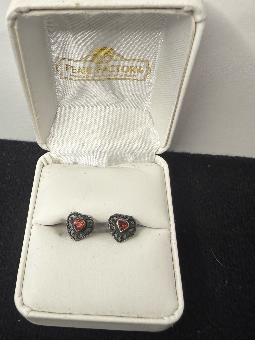 VTG Silver Tone Heart Filigree Garnet Stud Earrings
